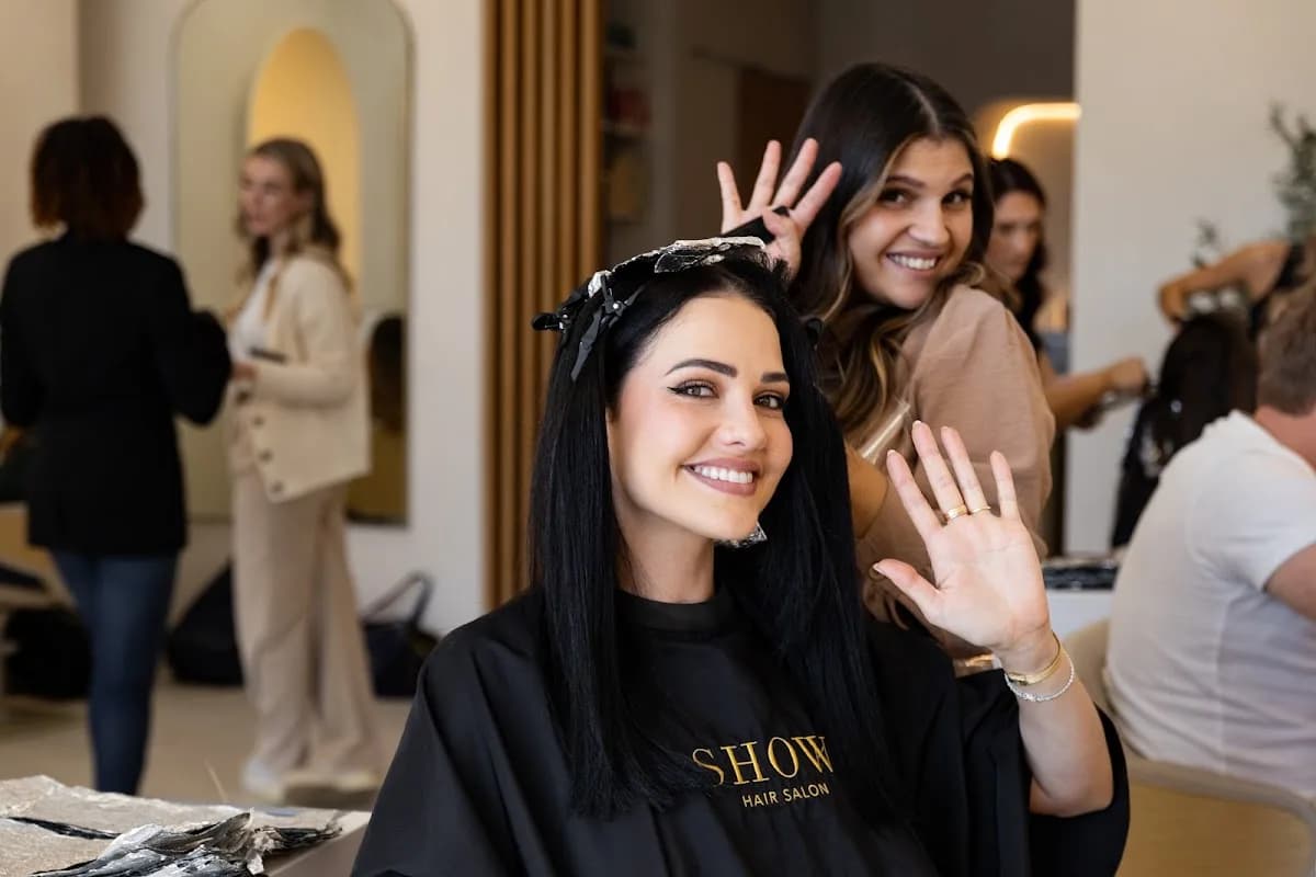 SHOW HAIR SALON GREEN POINT in Green Point