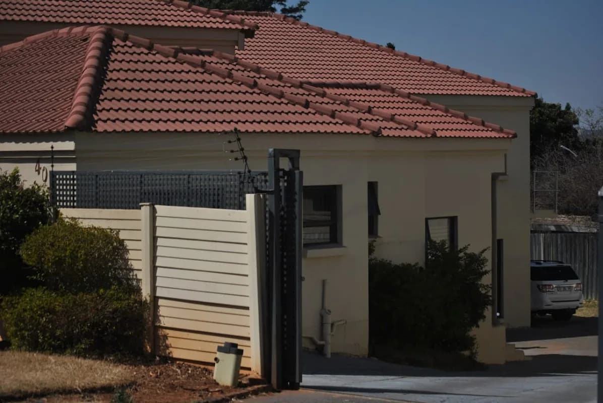Moroka Nnote Guest House in The Moot