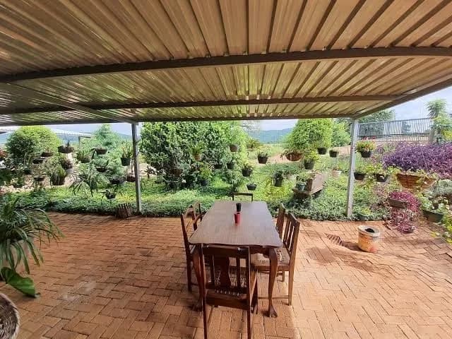 Tzaneen White House Lodge in Tzaneen CBD
