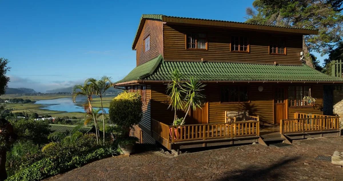 Big Tree House in Sedgefield