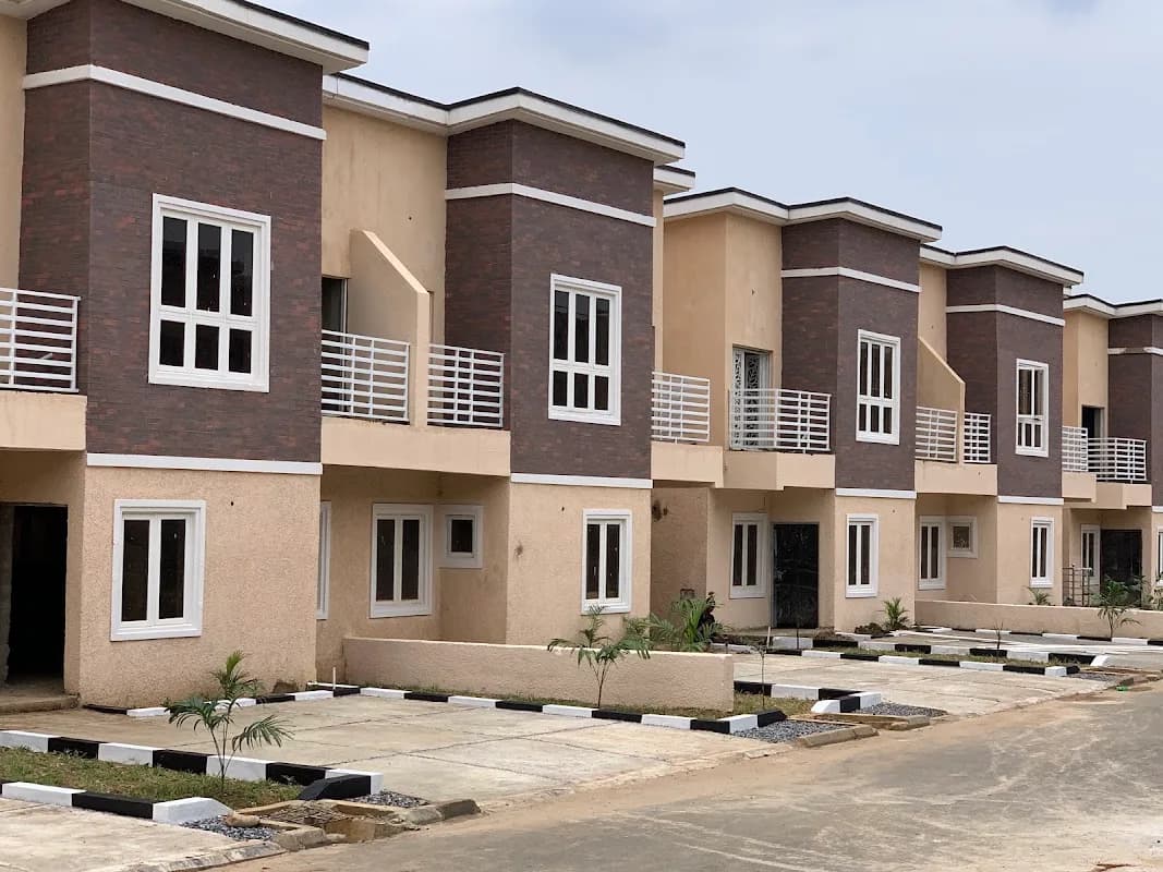 EARTHPOINT ESTATE in Dape