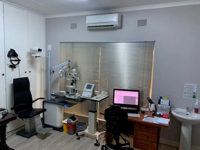 Dr PR Cronje Eye Specialist Witbank in Del Judor