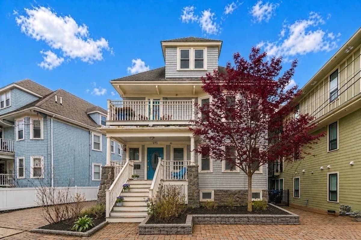 Jackie O Real Estate Team - #1 Top Producer KW New England Team in Back Bay / Beacon Hill