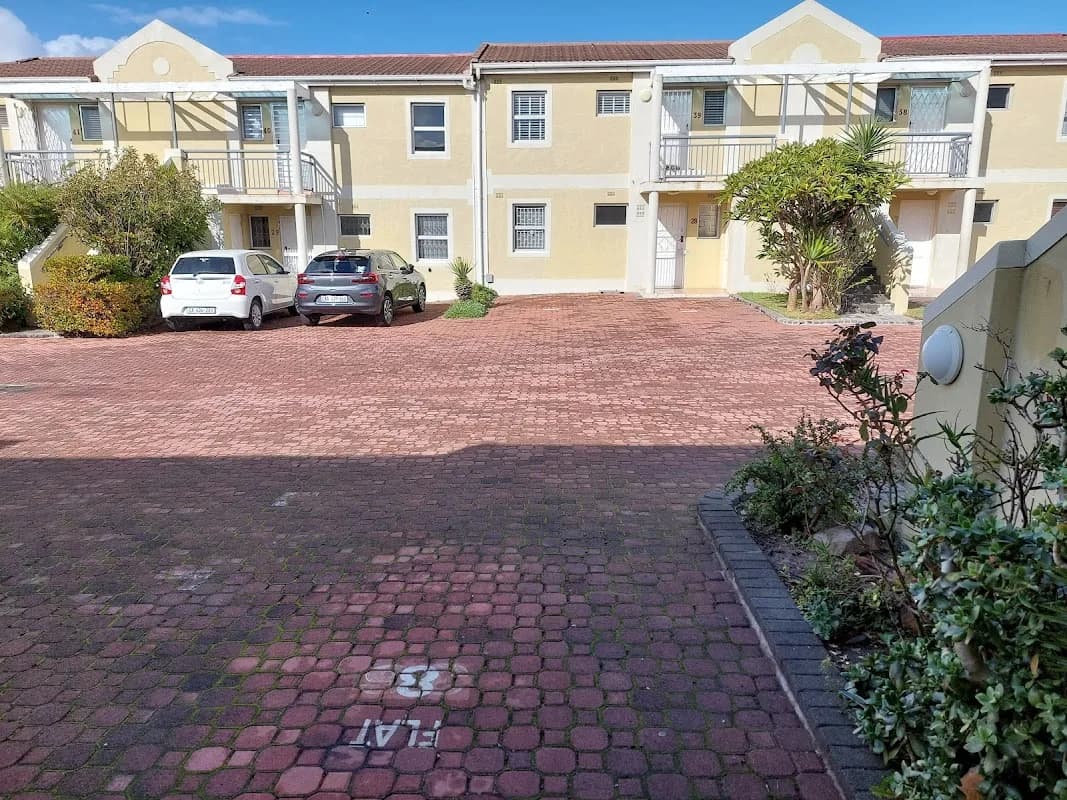 Asrin Mews in Wynberg