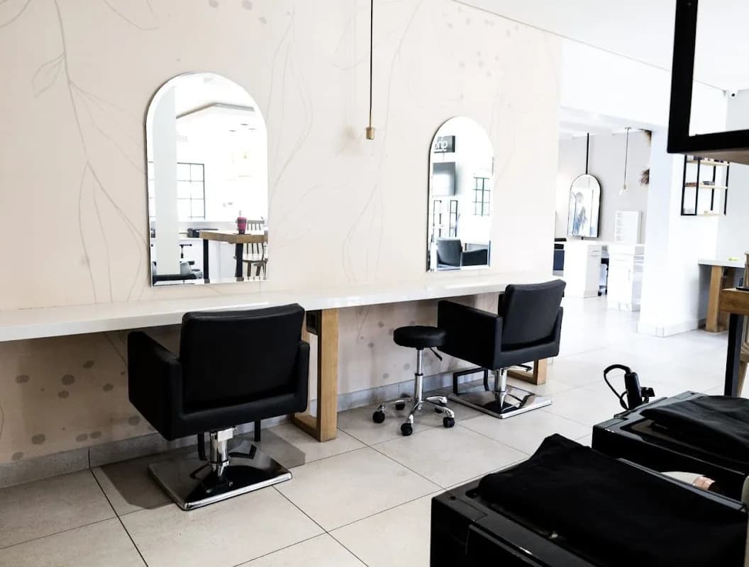 Salon@102 Hair & Beauty in Safari Extension