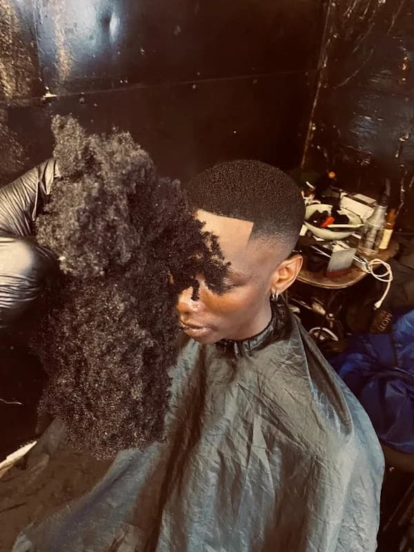 Mbatha Barbershop in Meadowlands