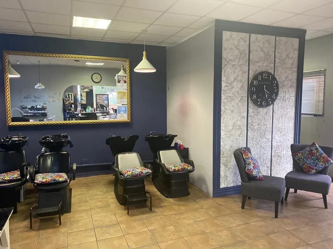 Dare Hair Design in Del Judor
