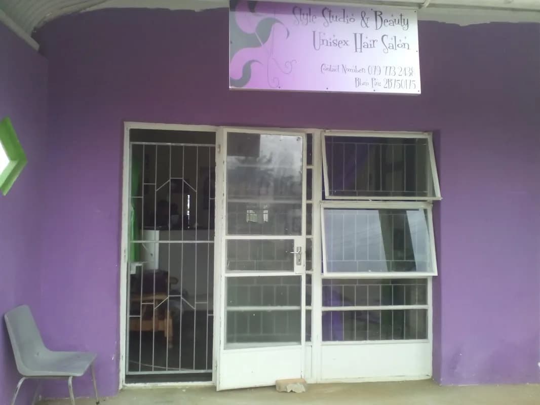 Style Studio And Beauty Unisex Hair Salon in Kariega
