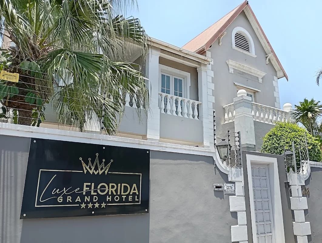 Luxe Florida Grand Hotel in Berea
