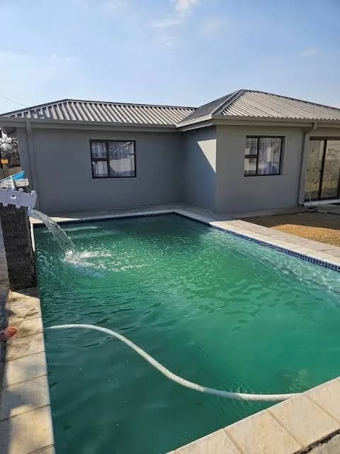 Luxurious Holiday House in Kempton Park With Pool Access in Kempton Park