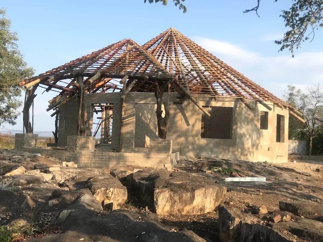 MADJOHNS Thatcher And Supplier - Thatch Roofing in Norwood