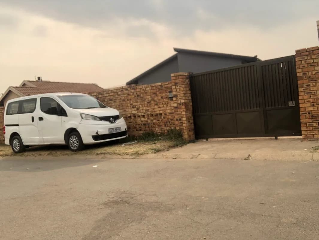 Indawo solutions in Pimville