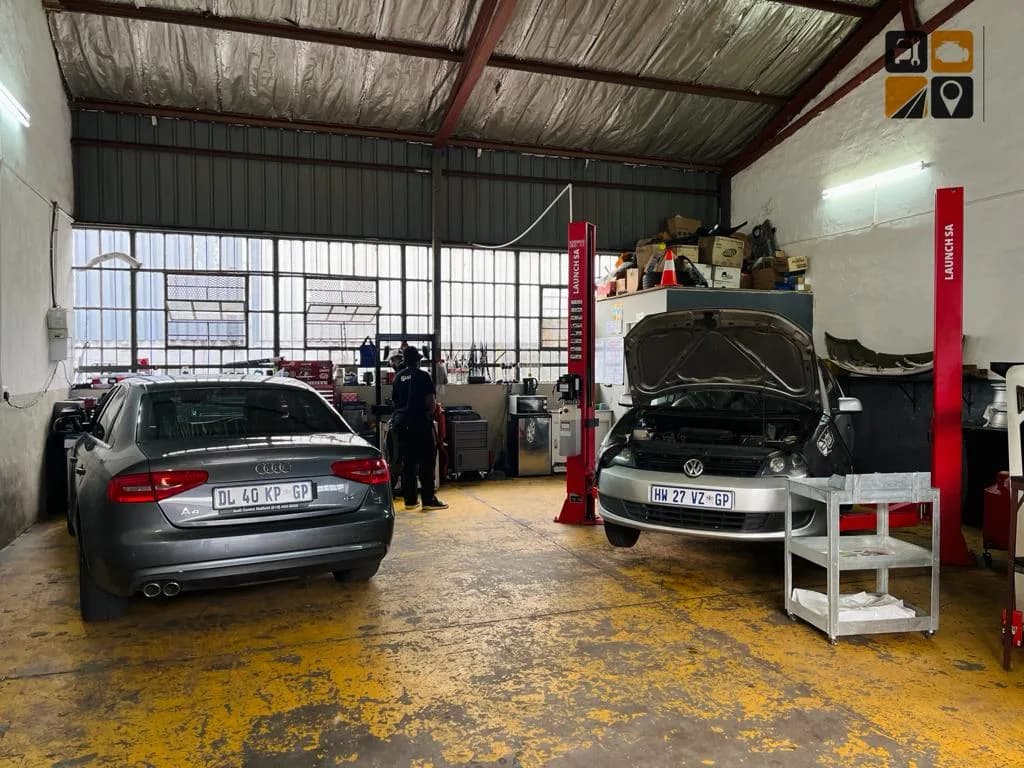 LUJ Automobile Mechanics (Pty) Ltd in Kramerville