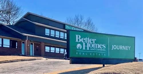 Caroline Eggert at Keller Williams Market Pro in XNA Airport / Logistics