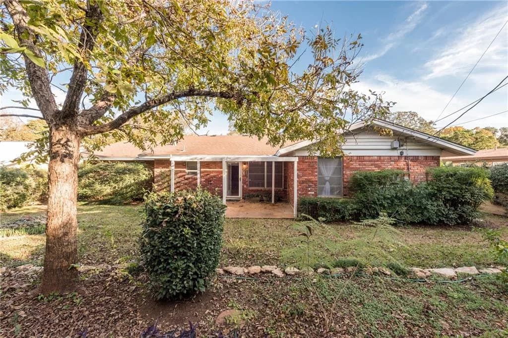 Cristina Valdés, REALTOR® in East Austin