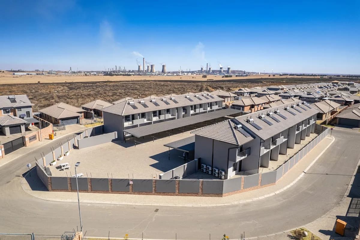 La Rochelle Studio Apartments in Secunda CBD