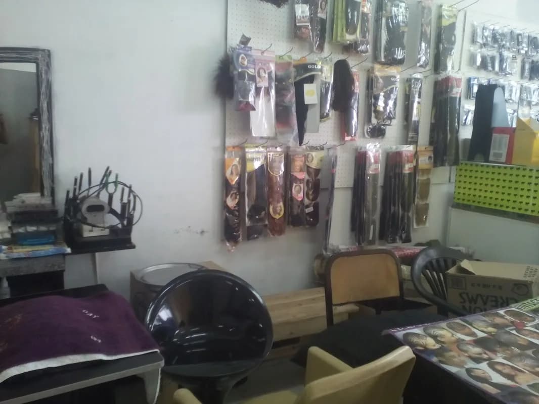 God's Grace Hair And Beauty Salon in Uitenhage CBD