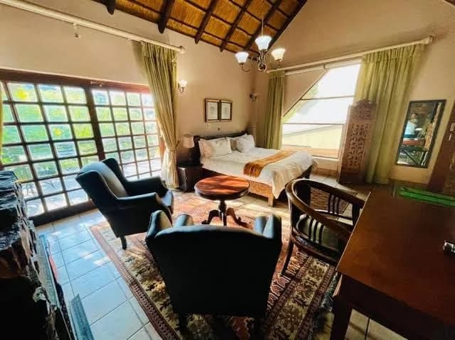 Waterkloof Heights Guest House - Family Room with Balcony in Waterkloof Ridge