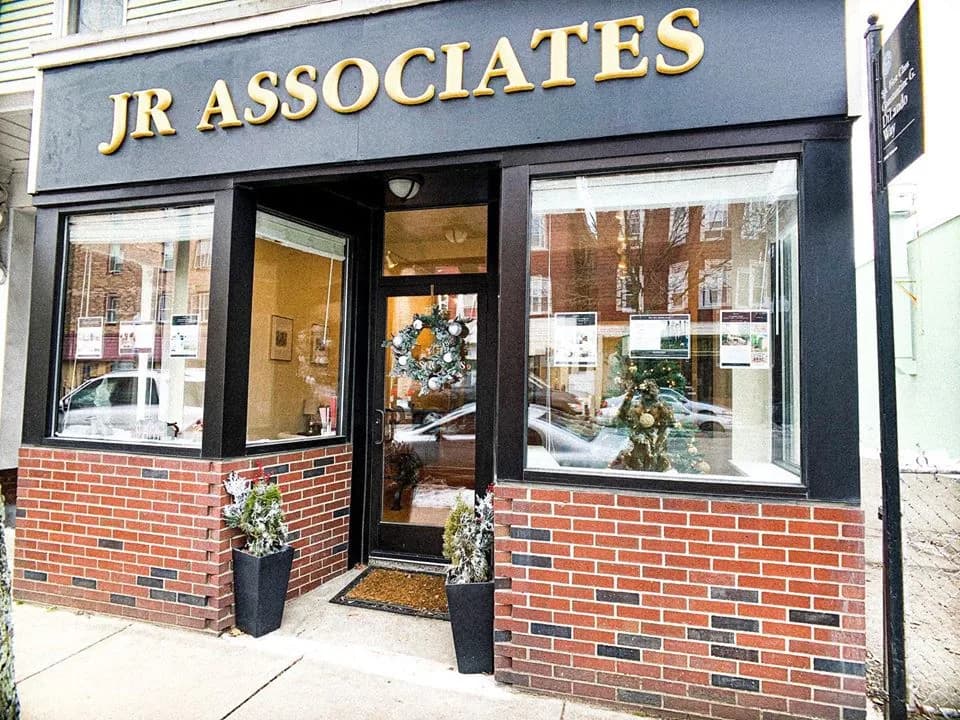 JR Associates in Kendall Sq / Cambridge