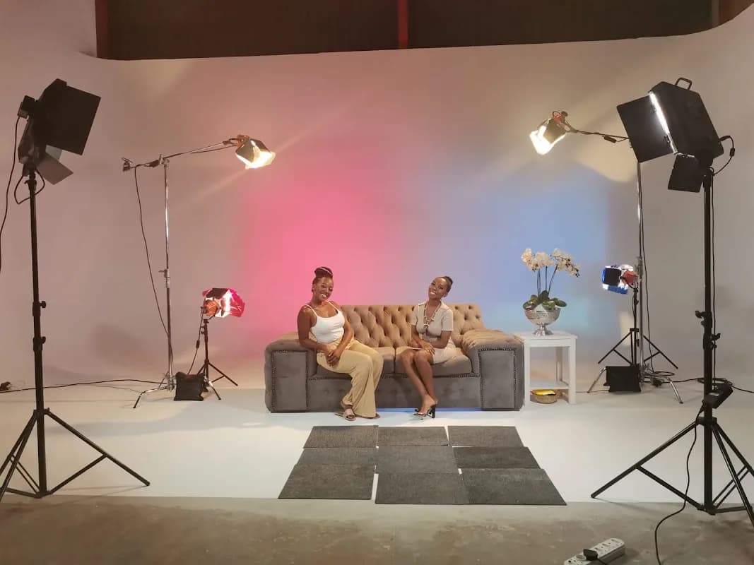 Voo C Media Group in Linden