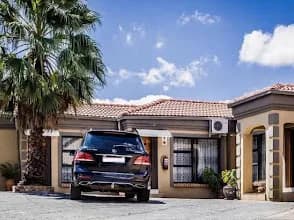 SEOKOBALE GUESTHOUSE in Tlhabane