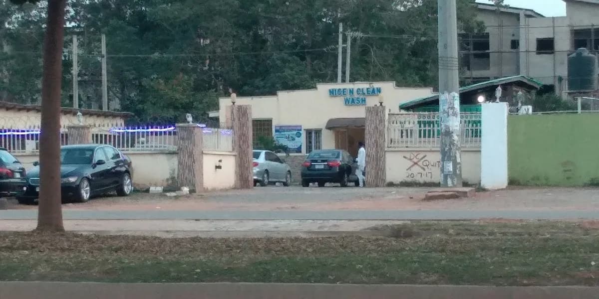 Nice 'N' Clean Drycleaners in Dei-Dei