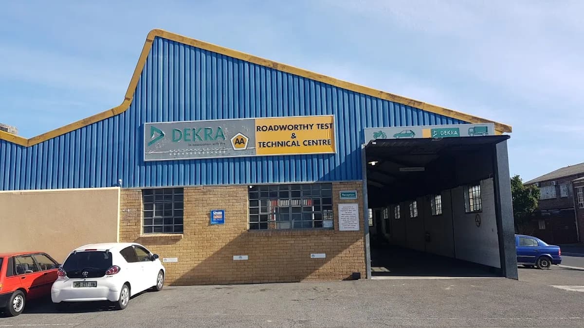 DEKRA Automotive Strand in Strand