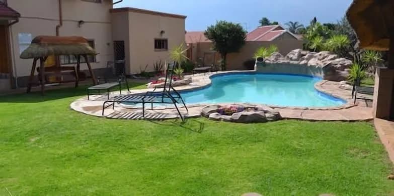 Augusta Villa St Pio Guest House Edenglen in Edenvale