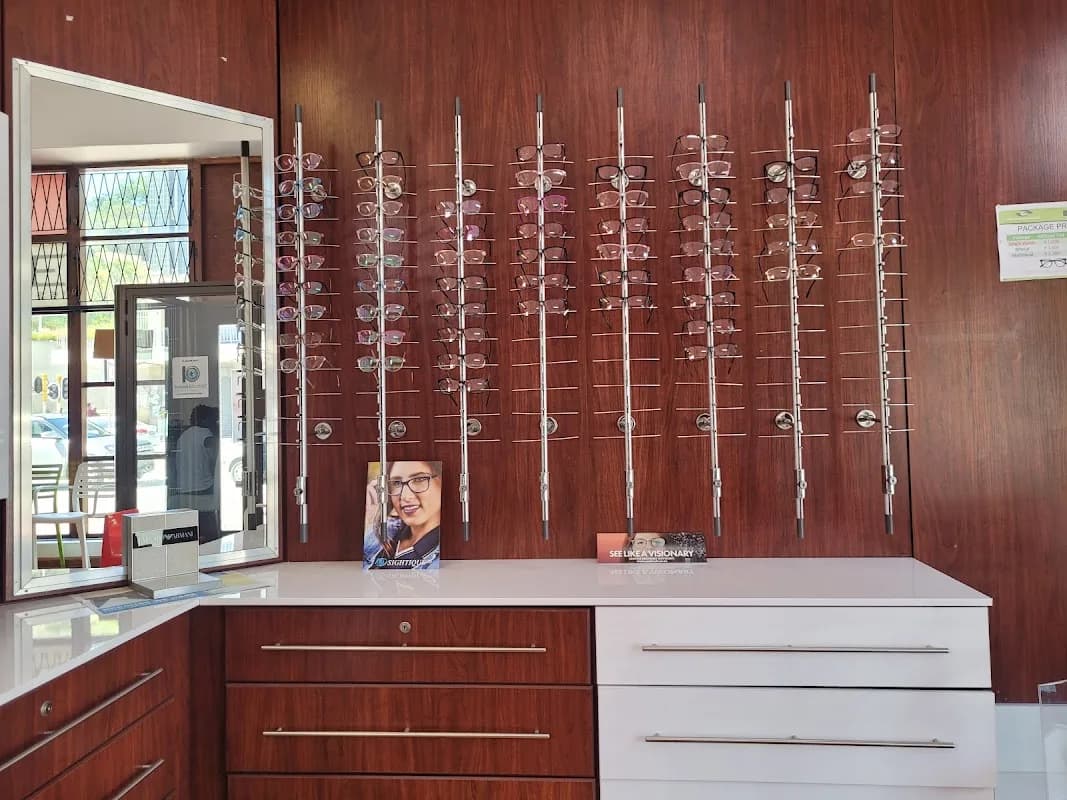 Abdurazaak Abdol Optometrist in Gqeberha CBD