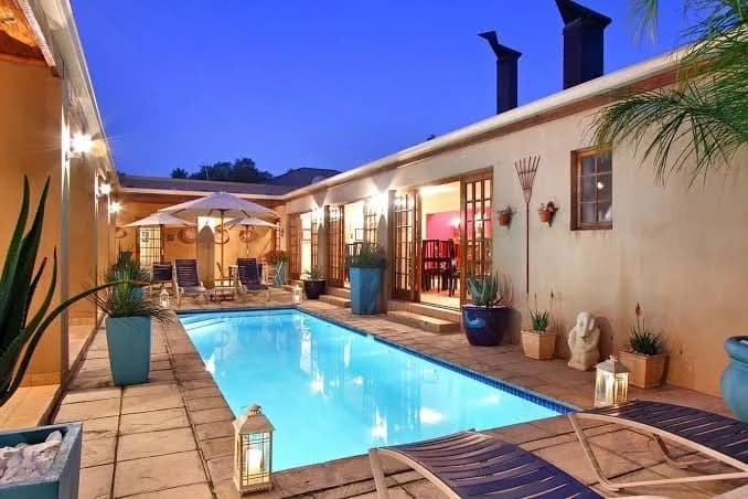 Apple Tree Guest House in Kayamandi