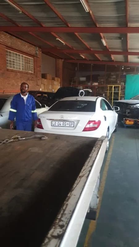 Woodmead Mechanic in Woodmead
