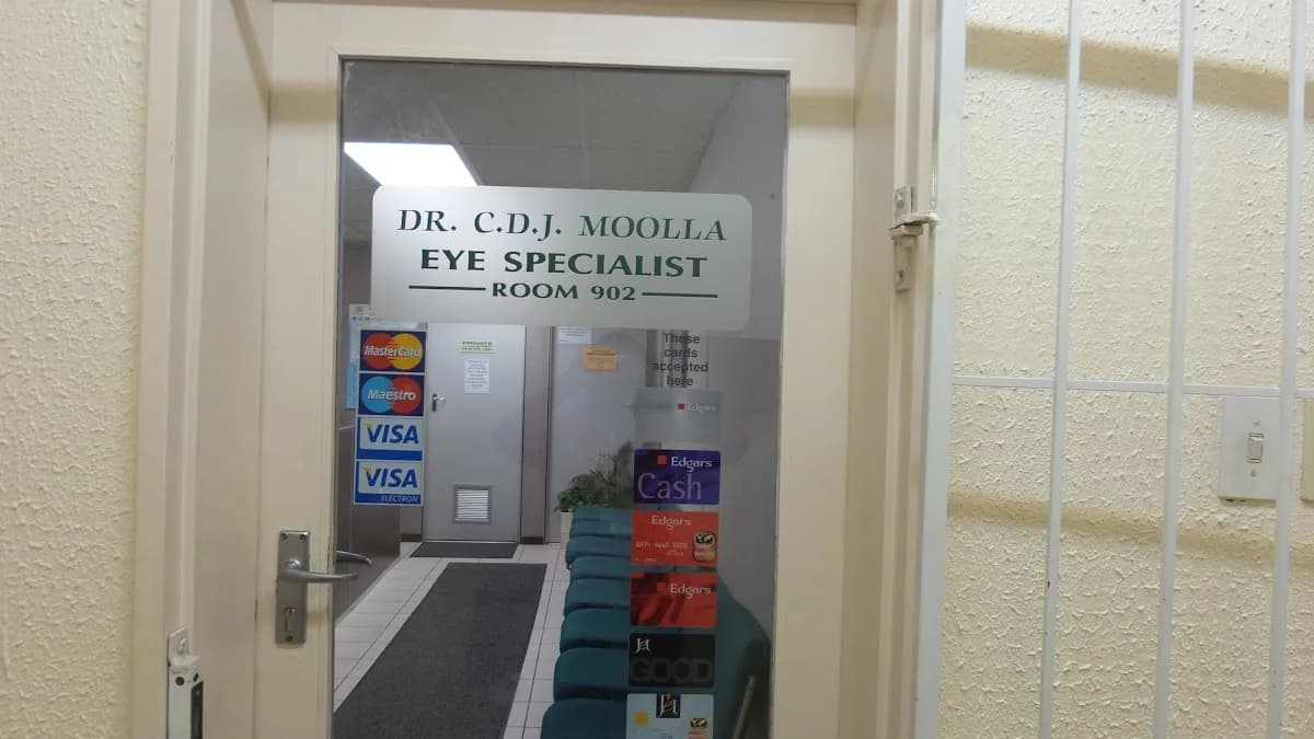 Dr. C.D.J. Moolla - Ophthalmologist in La Lucia