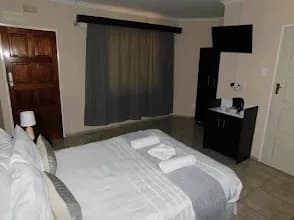 Savannah Guest House in Flora Park
