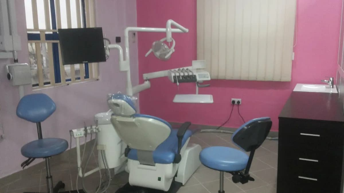 Contemporary Dental Clinic in Adeniran Ogunsanya