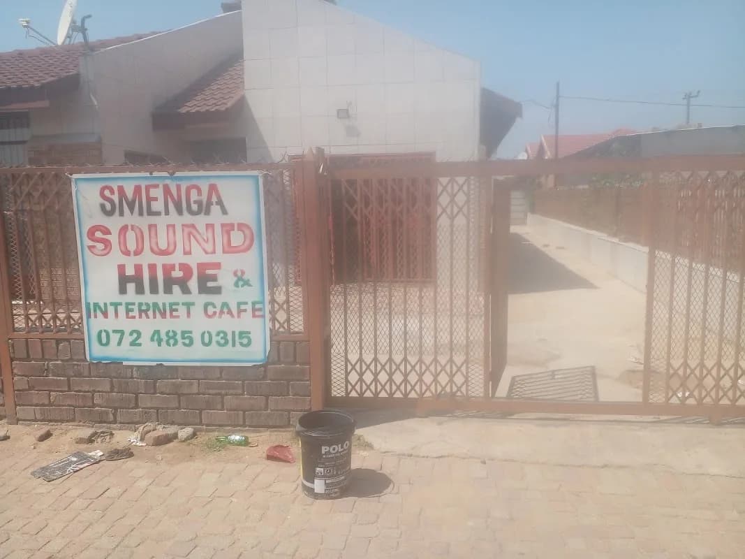 Smenga internet cafe n Mahlatse's car wash in Seshego