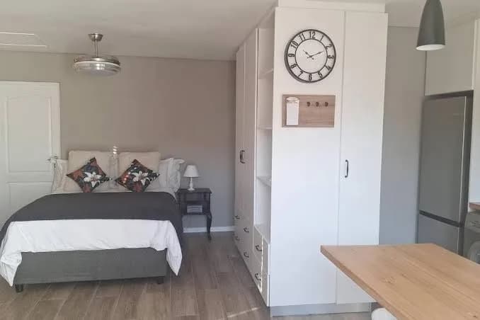 Summerstrand Holiday Apartment, Erasmus Drive, PE - Two-Bedroom Apartment in Summerstrand