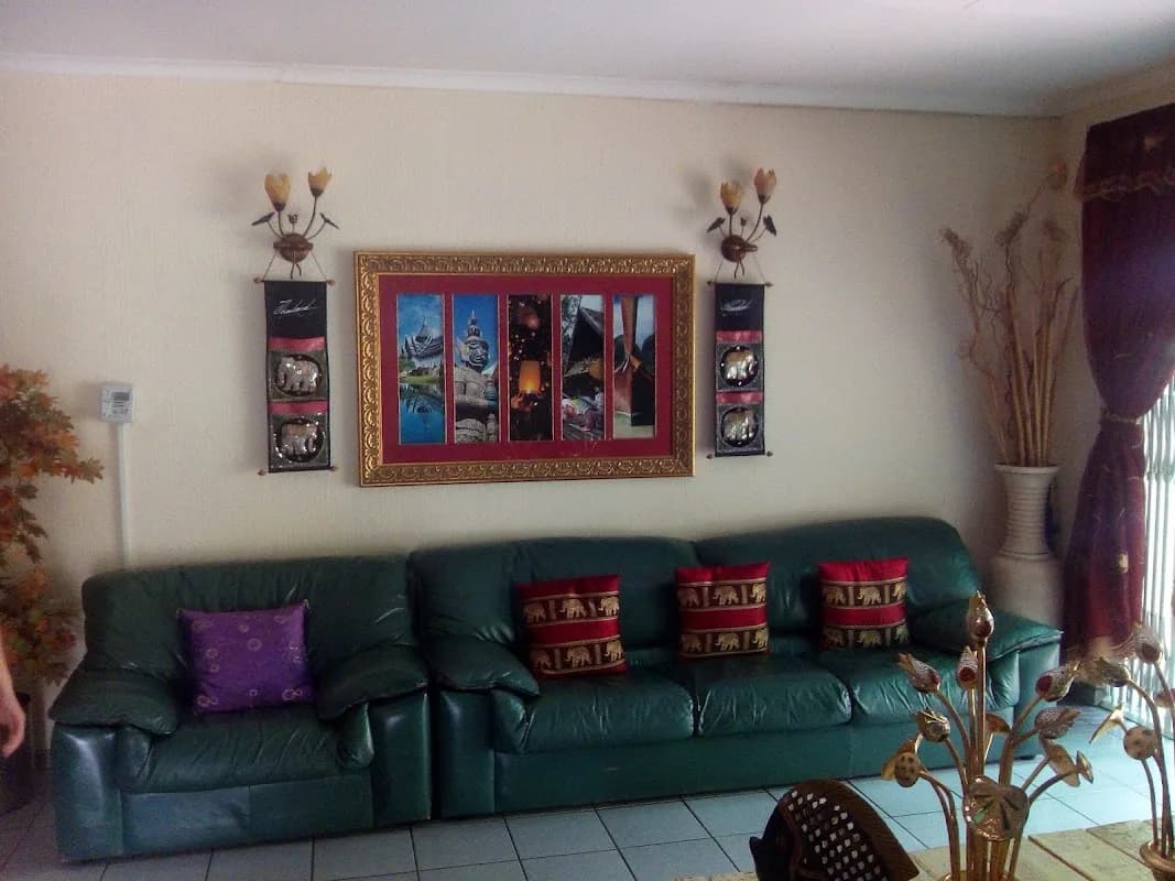 LEELA DEE MASSAGE in Paulshof