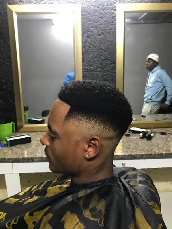 GOLDEN TRIANGLE SALON in Seshego