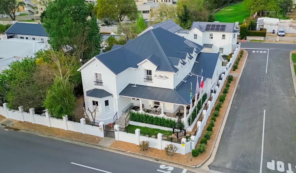Le Petit Paris in Franschhoek