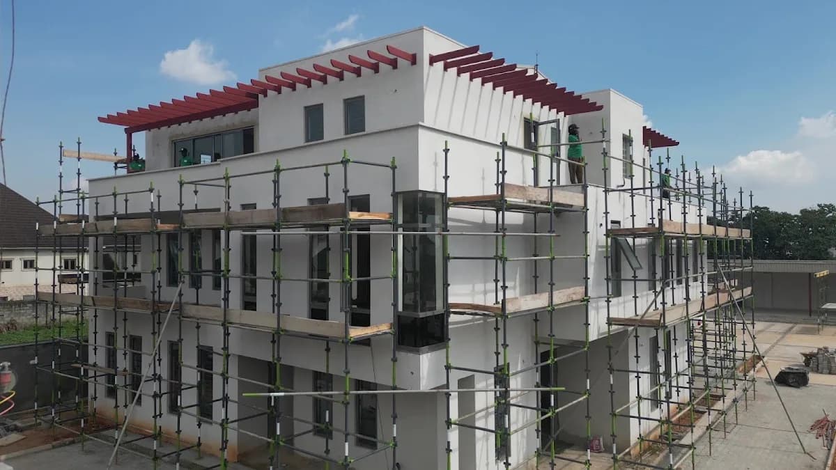 Builder Richie Scaffolds and Formworks in Central Business District