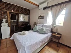 Sentlhaga Guest House, Mmabatho in Mahikeng CBD
