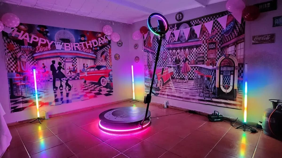 Moonlight 360 Photo Booth Photography in Heatherlands