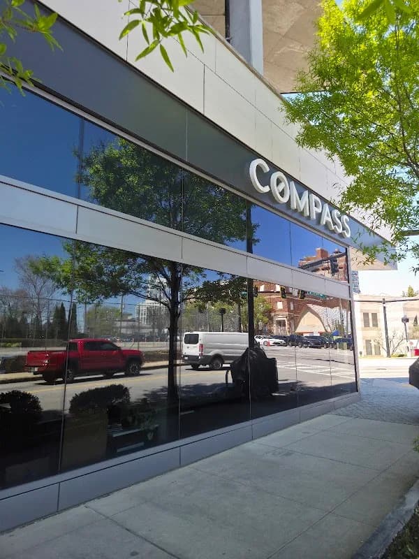 Avion Abreu Echelon Estate Partners-Best Atlanta Luxury Realtors- Powered by Compass in Hartsfield / Airport