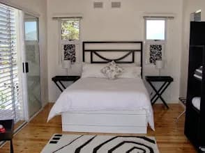ZEN Tree Bed and Breakfast in Paarl East