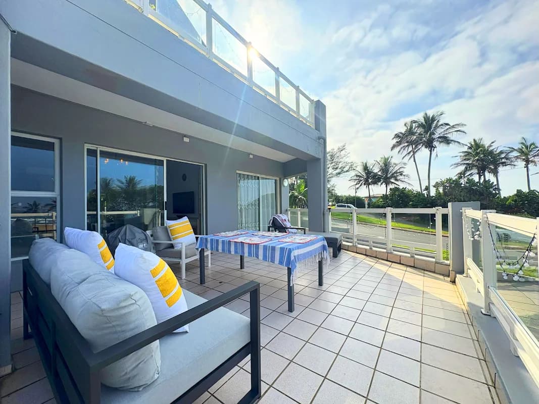 The Waves Beachfront Stay - Gleneagles in Salt Rock