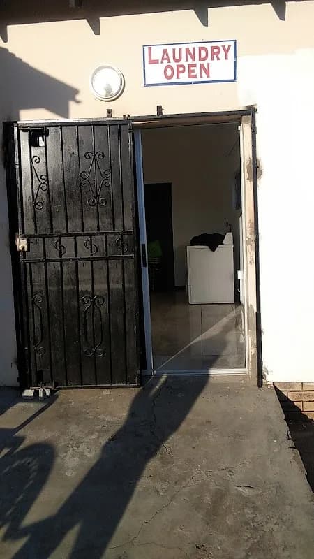 Laundromat and dry cleaning in Ncambedlana