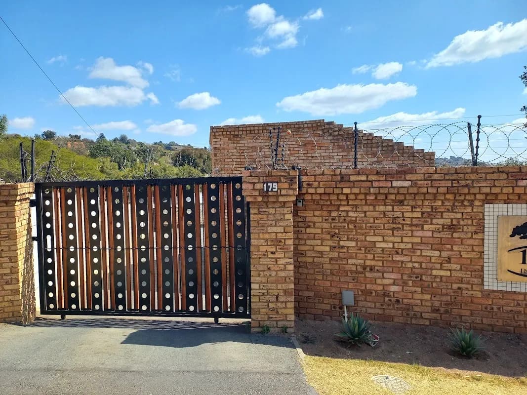 Inni Bush Guesthouse in Krugersdorp CBD