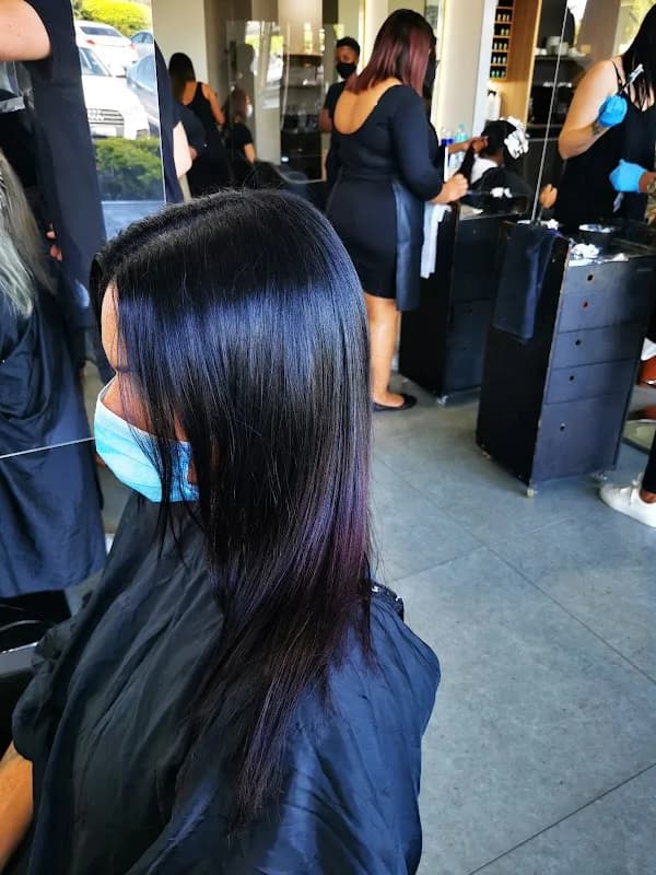 Carlton Hair in La Lucia