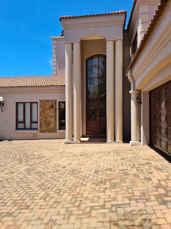 Ruimsig country estate in Ruimsig