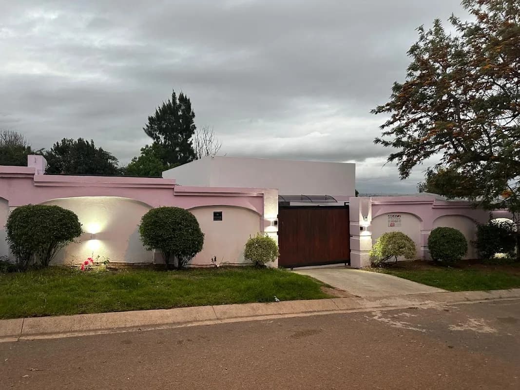 Everybody's Home BnB in Ncambedlana